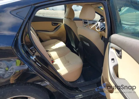 2013 Hyundai Elantra Gls z USA, uszkodzony, nr VIN KMHDH4AE0DU738550